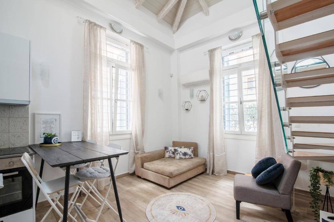 Photo of Livingroom in Exarhia
