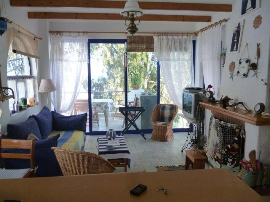 Photo of Livingroom in Petalidi