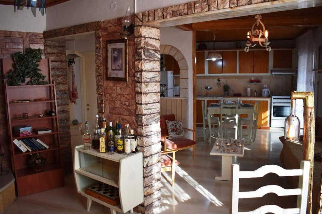Photo of Livingroom in Petaleia