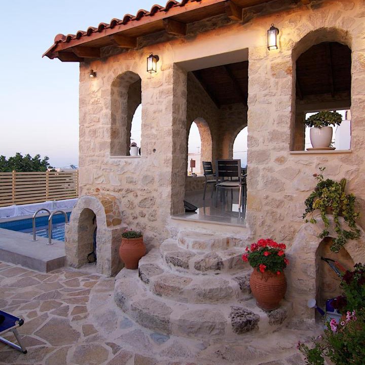 Photo of Patio Balcony in Roussospiti