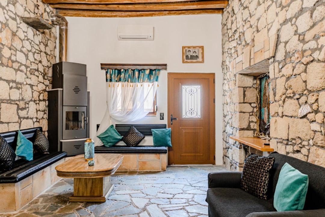 Photo of Livingroom in Archangelos