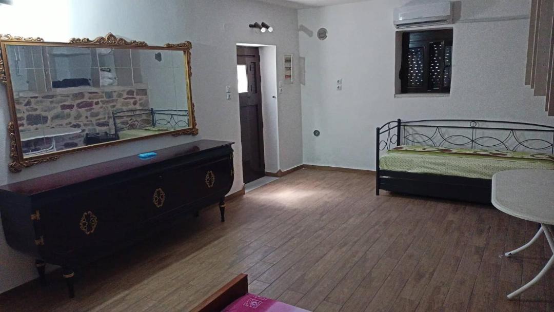 Photo of Others in Omales