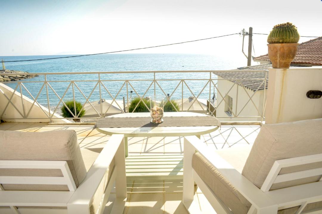 Photo of Patio Balcony in Akrogialion