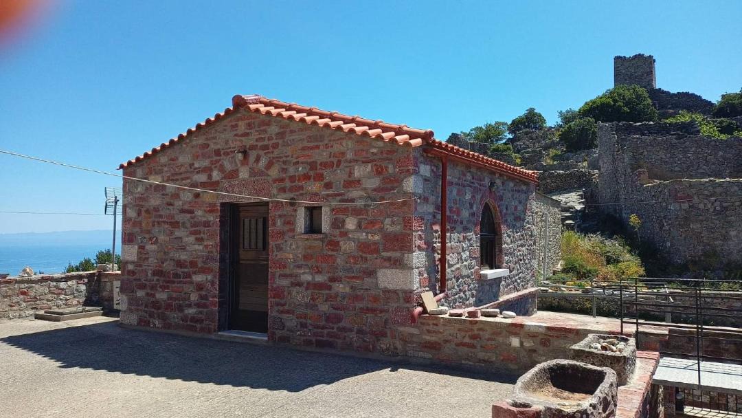 Photo of Buildings in Omales