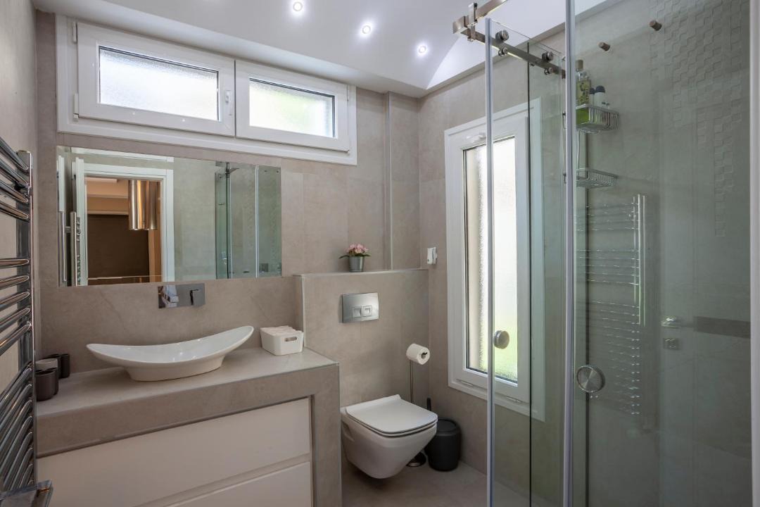 Photo of Bathroom in Polichrono