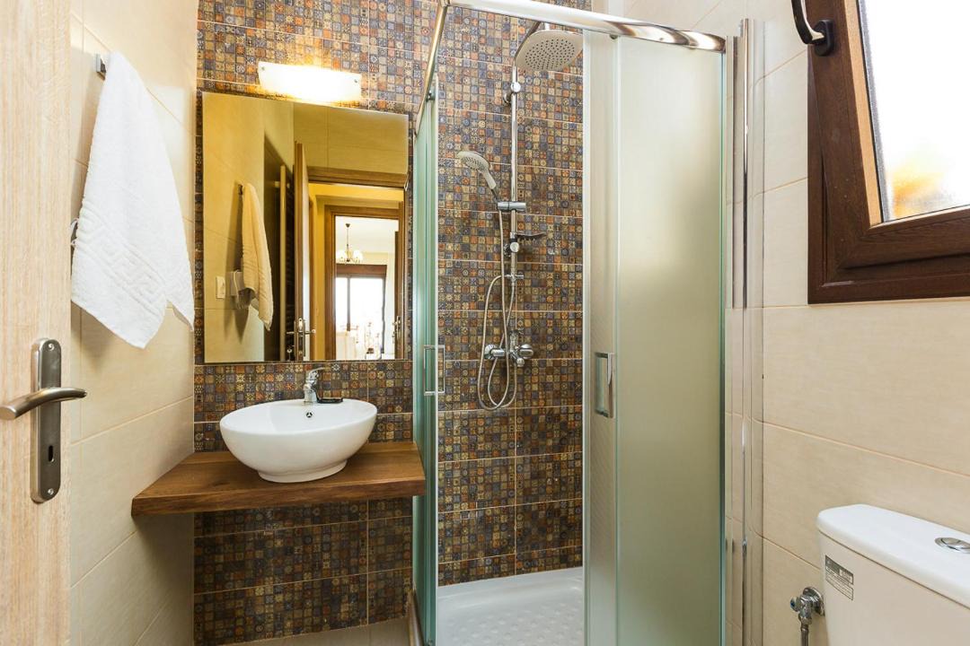 Photo of Bathroom in Pikris