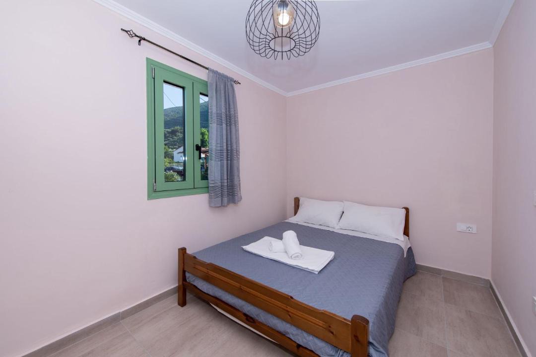 Photo of Bedroom in Pigadhakia