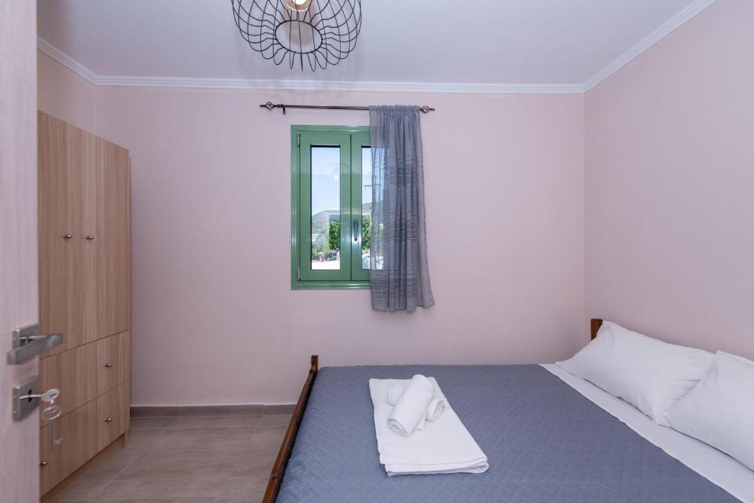 Photo of Bedroom in Pigadhakia