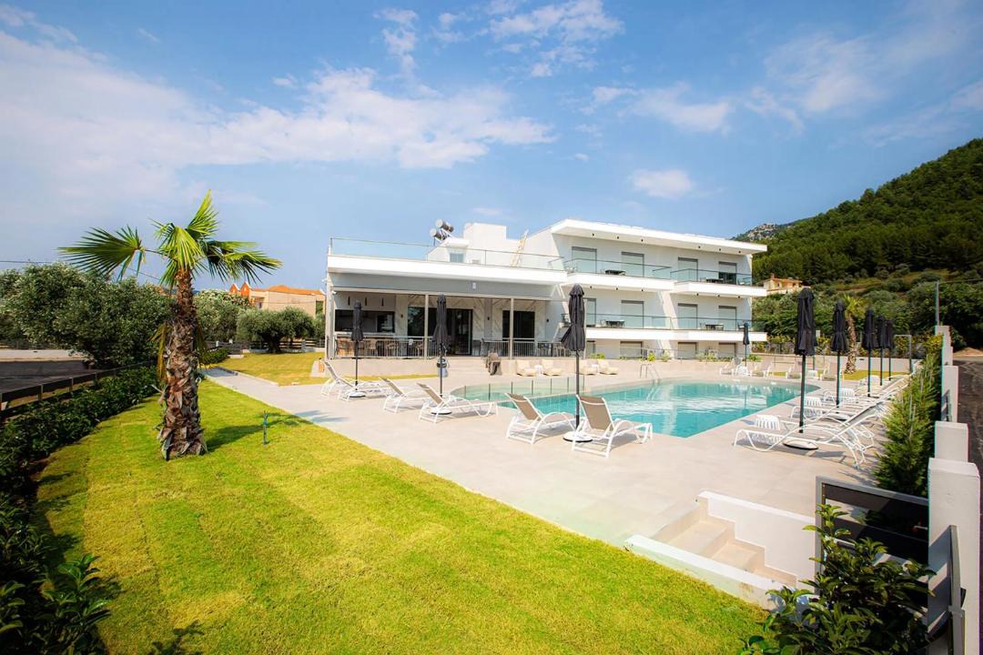 Photo of Others in Skala Rachoniou
