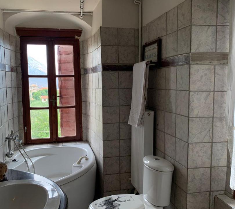 Photo of Bathroom in Thalames