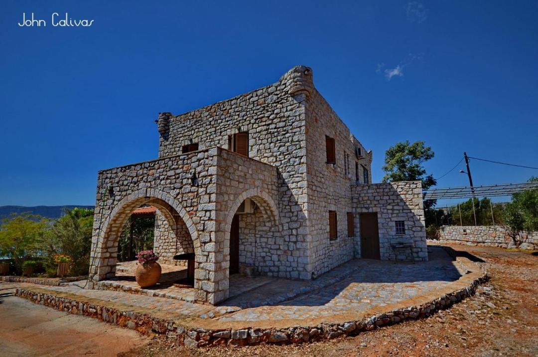 Photo of Buildings in Omales