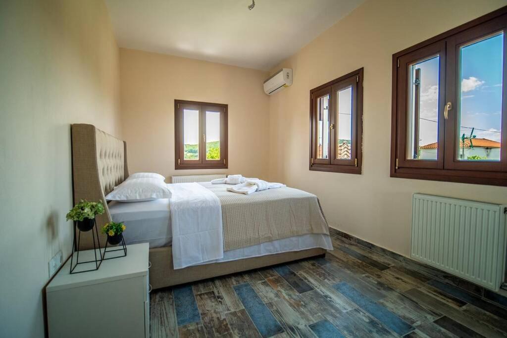 Photo of Others in South Pelion
