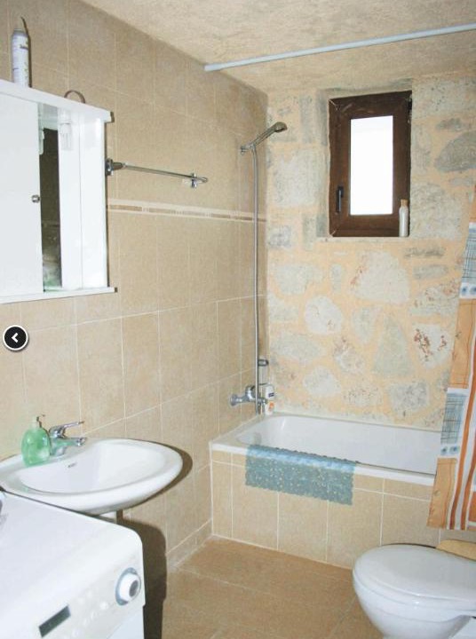 Photo of Bathroom in Keratokambos