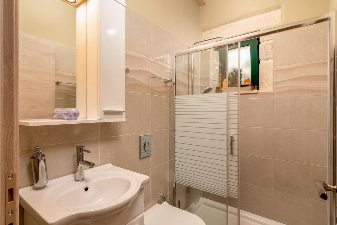 Photo of Bathroom in Petrokefalion