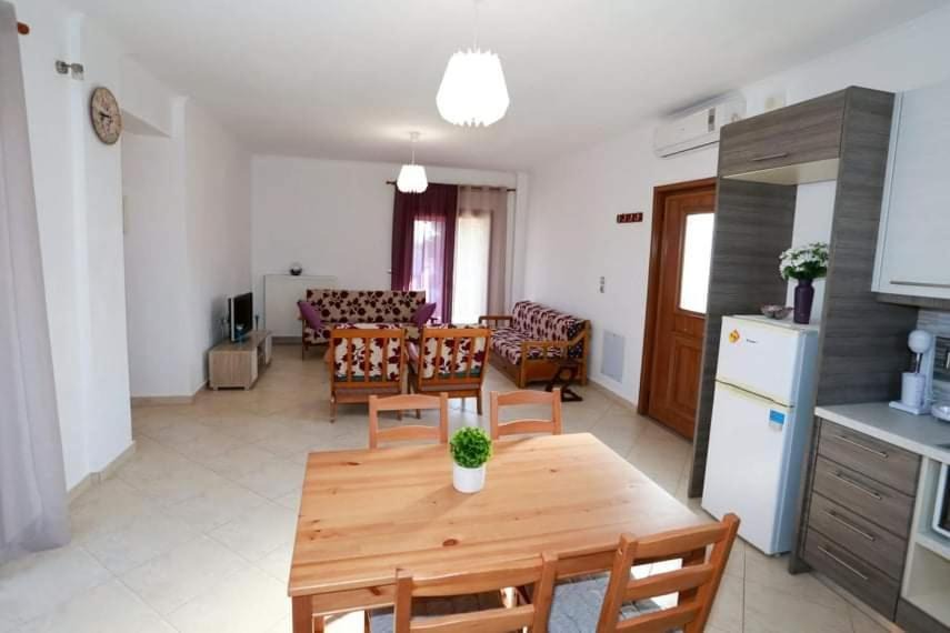 Photo of Others in Nikita