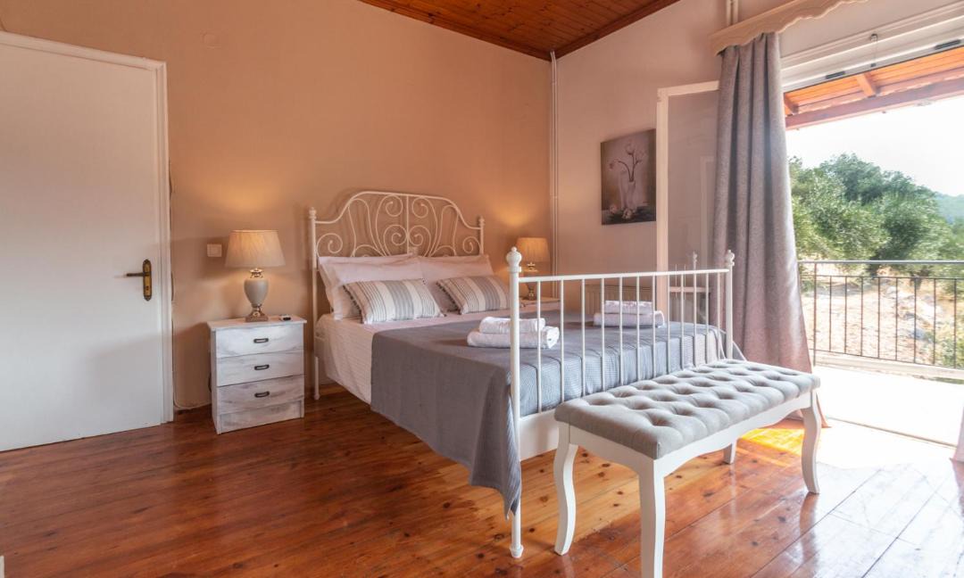 Photo of Others in Peroulion