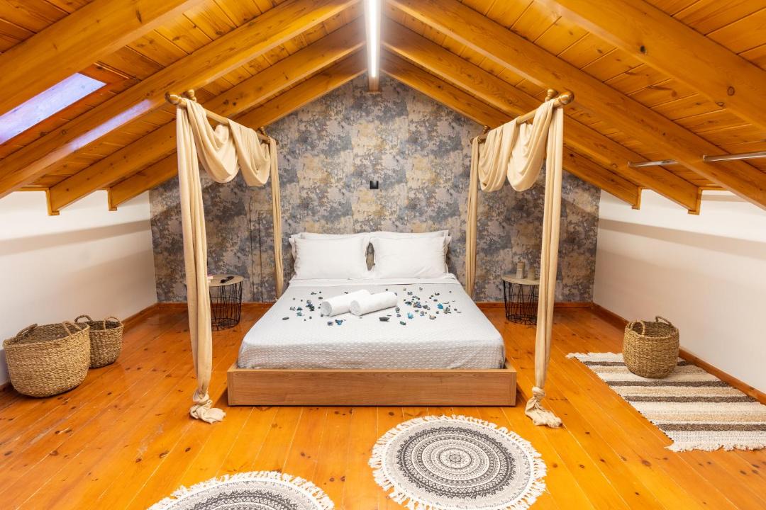 Photo of Bedroom in Aigio