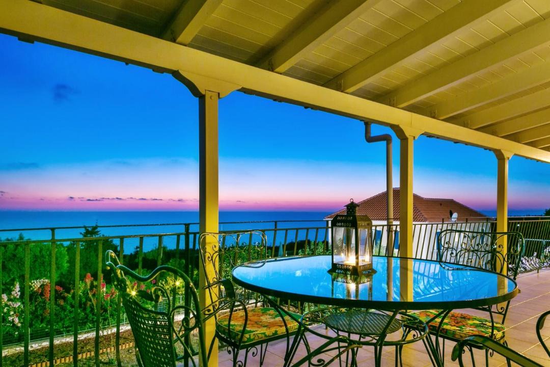 Photo of Patio Balcony in Tzamarelata