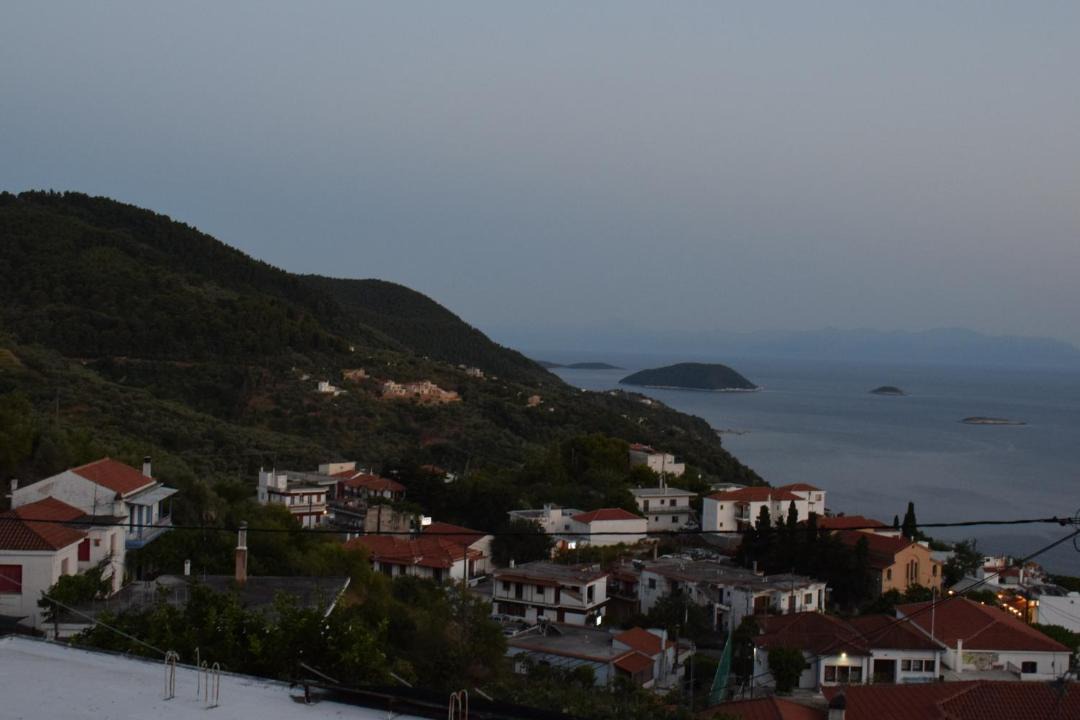 Photo of Others in Glossa