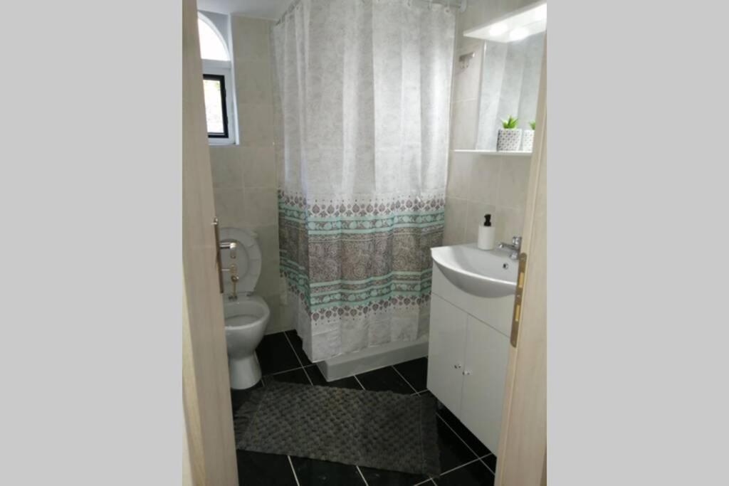 Photo of Bathroom in Ixia