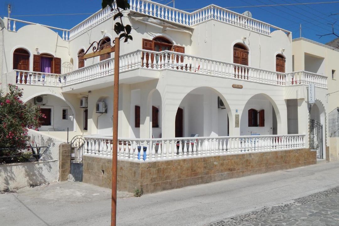 Photo of Others in Perissa