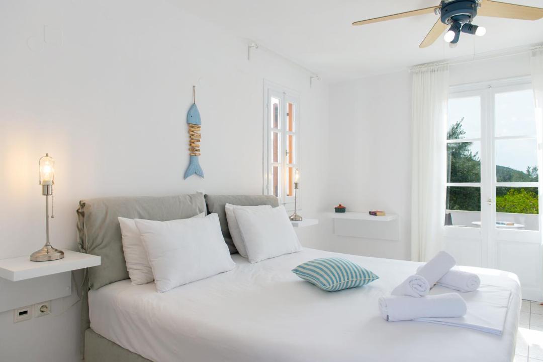 Photo of Bedroom in Platis Gialos