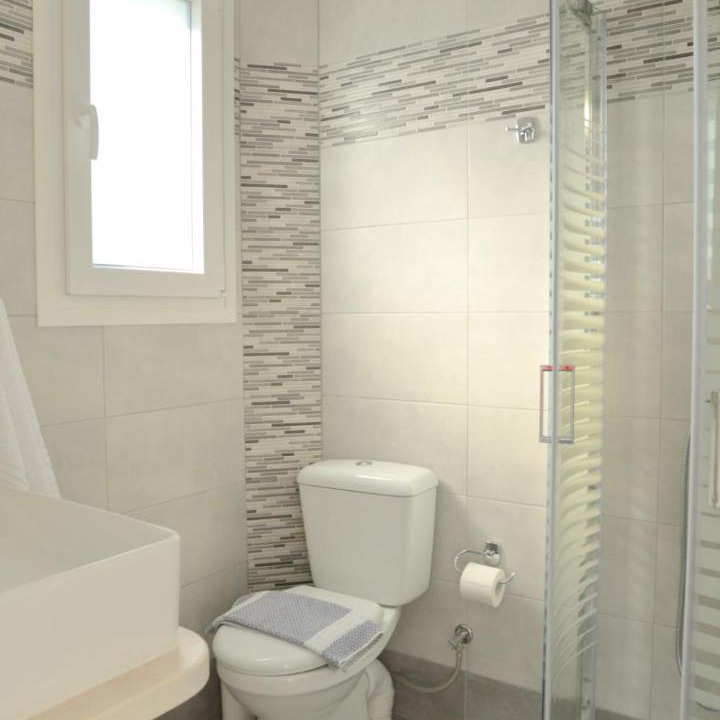 Photo of Others in Adamas