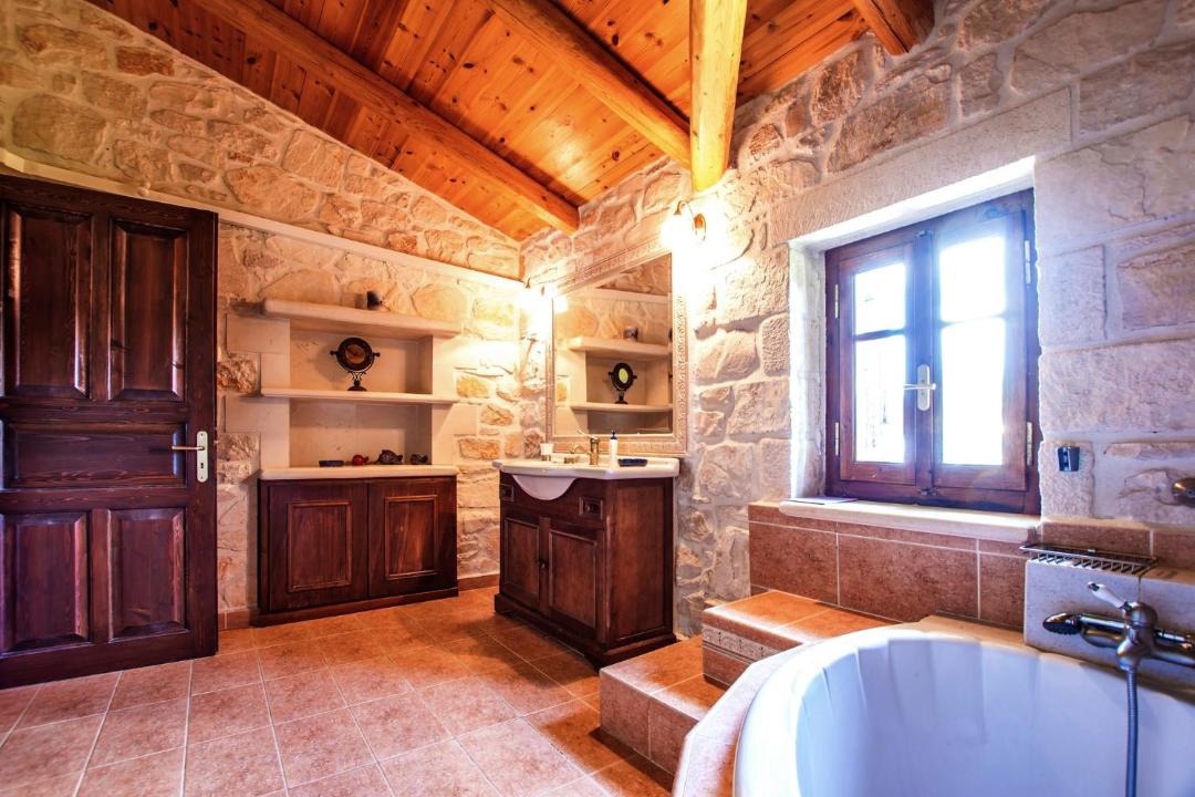 Photo of Bathroom in Koiliomenos