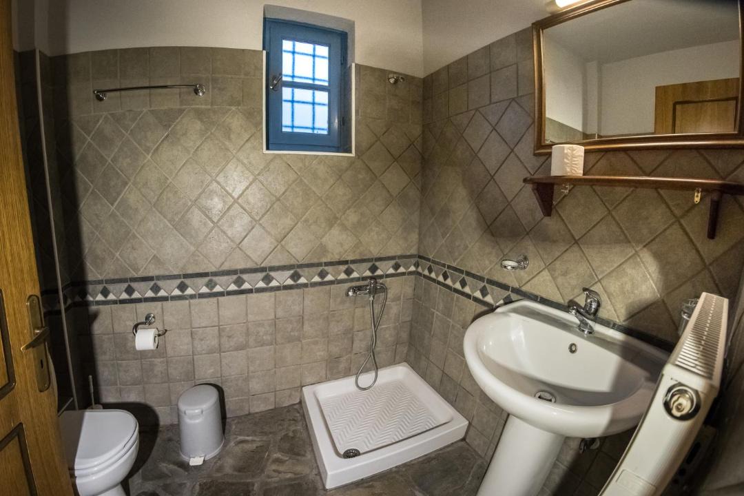 Photo of Bathroom in Fragades