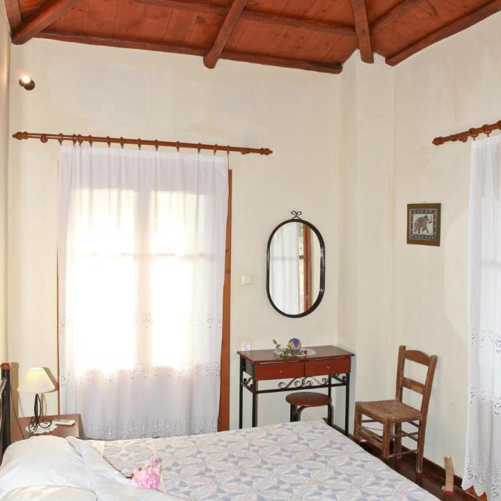 Photo of Bedroom in Glossa