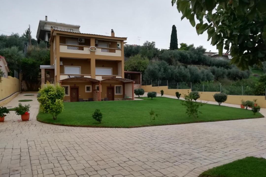 Photo of Buildings in Kato Diminio