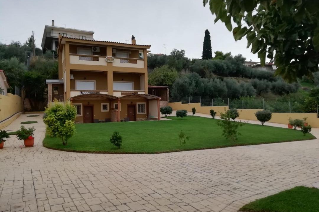 Photo of Buildings in Kato Diminio
