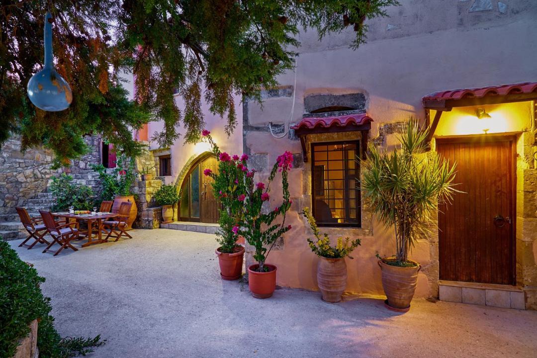 Photo of Buildings in Latziana
