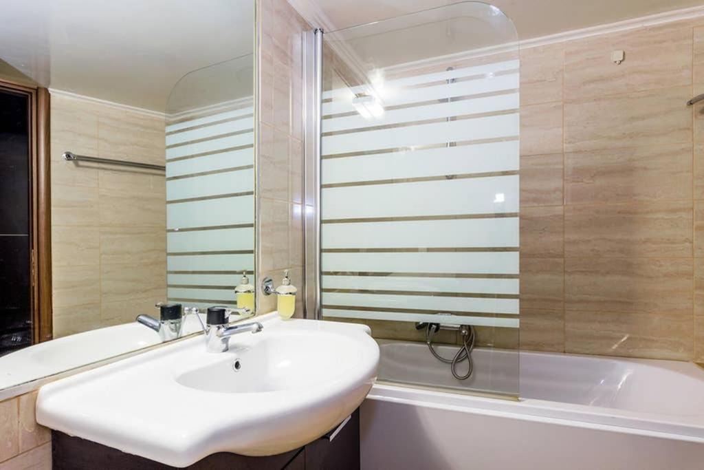 Photo of Bathroom in Nea Smirni