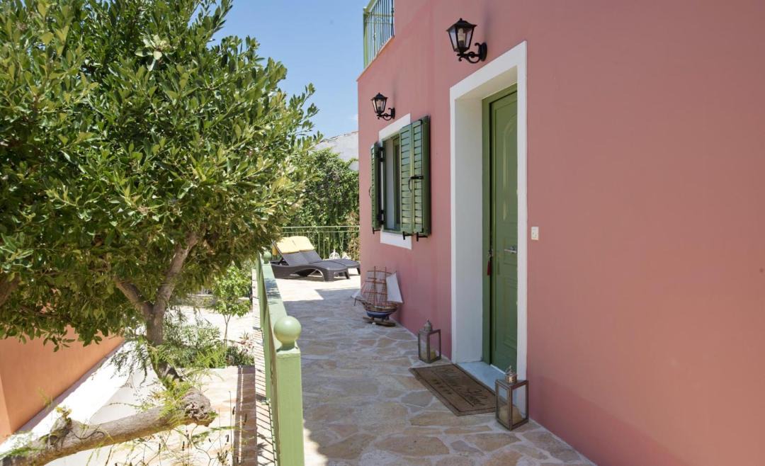 Photo of Others in Gaios