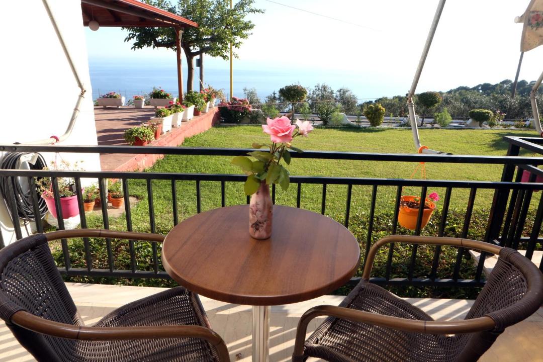 Photo of Patio Balcony in Loutsa
