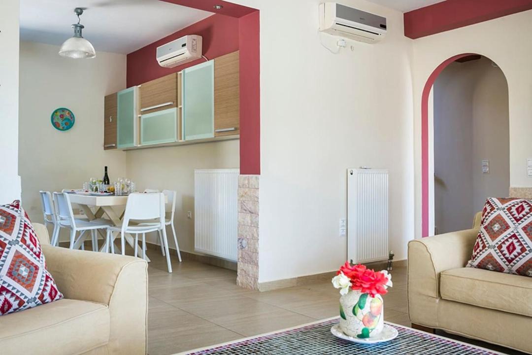 Photo of Livingroom in Karavados
