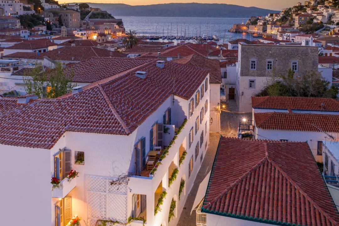 Photo of Others in Hydra