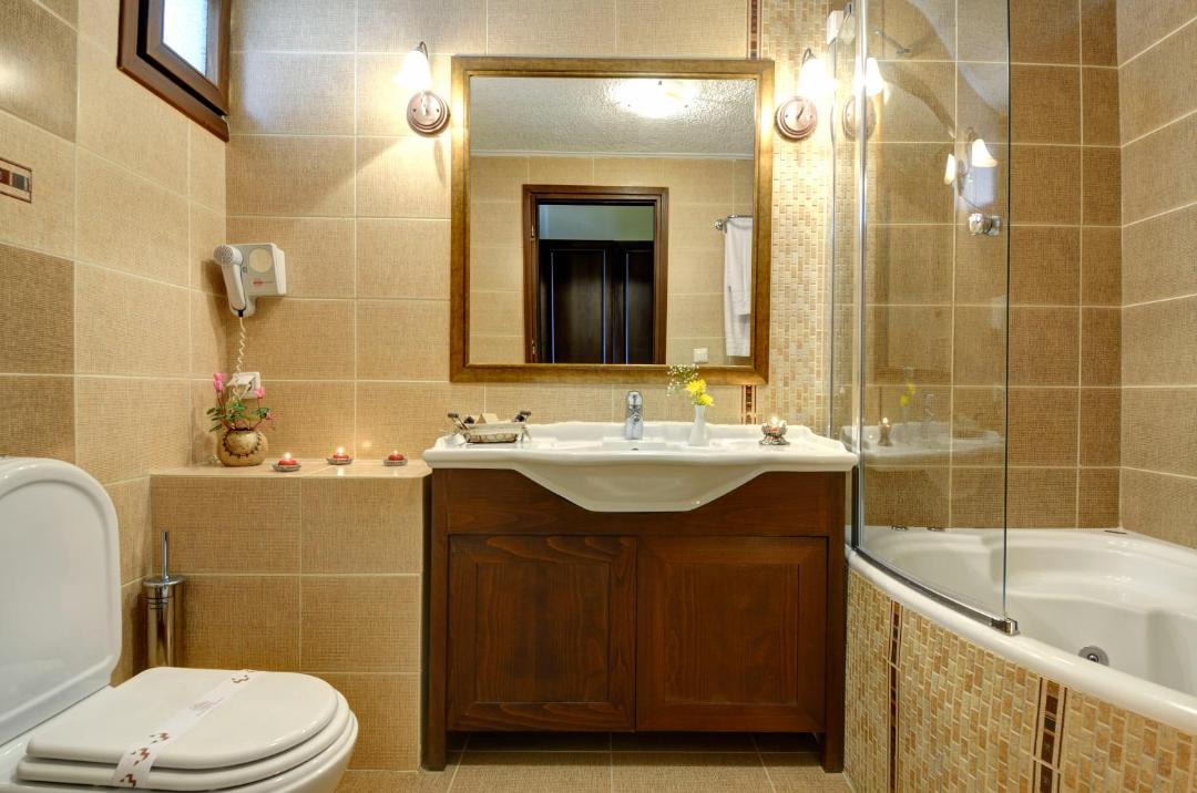 Photo of Bathroom in Lake Plastiras