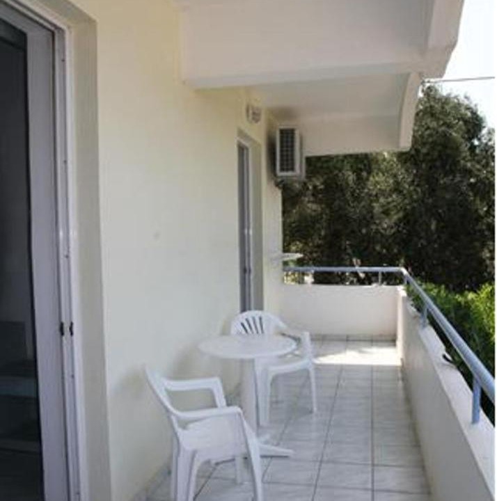 Photo of Patio Balcony in Platanes
