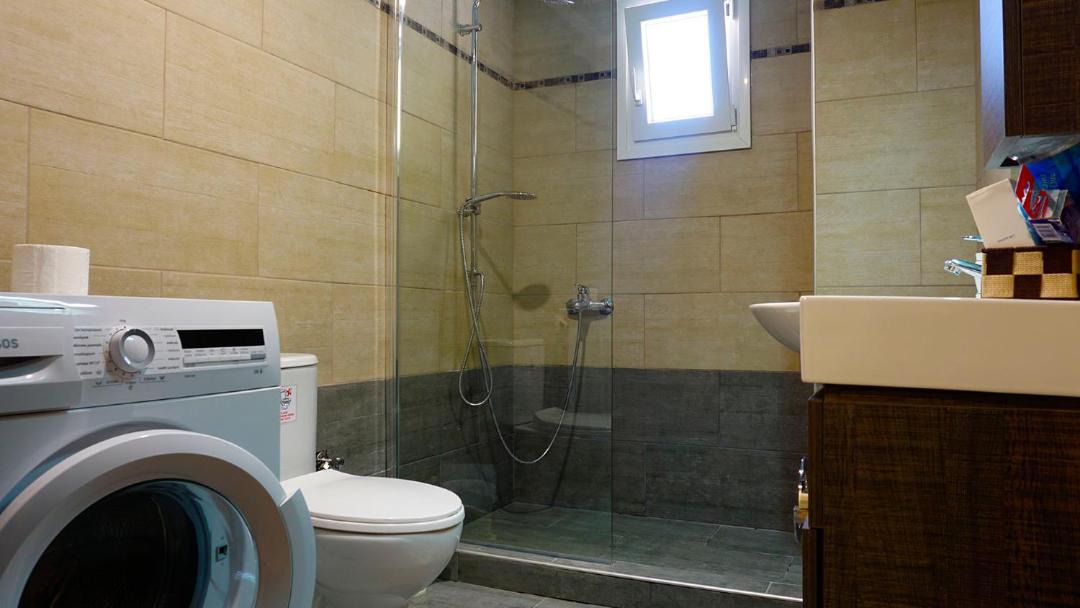 Photo of Bathroom in Agios Georgios Pagon