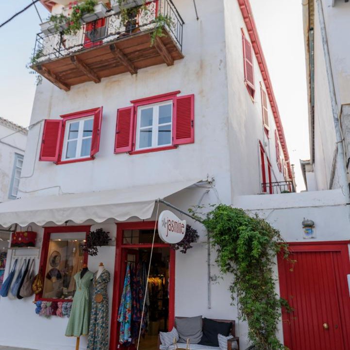 Photo of Others in Hydra