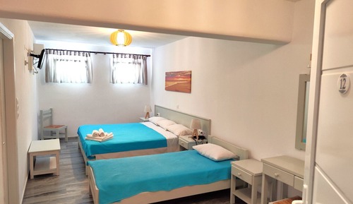 Economy Room (Semi Basement)