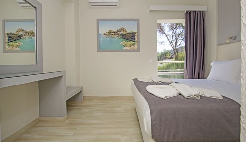 Economy Room