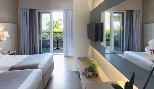 Studio, Garden View