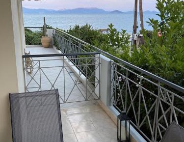 One-Bedroom Apartment with Sea View and Balcony