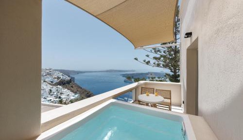 Romantic Suite with Hot tub and Sea View