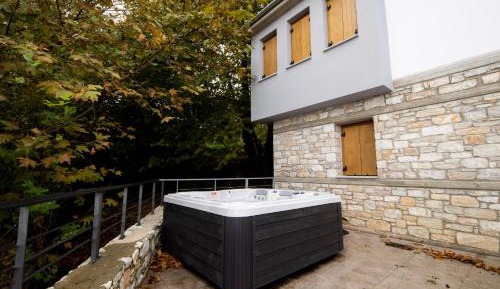 Two-Bedroom Villa with Hot Tub