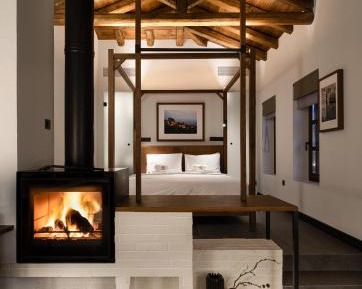 	Junior Suite with Fireplace - Mountain & Sea View