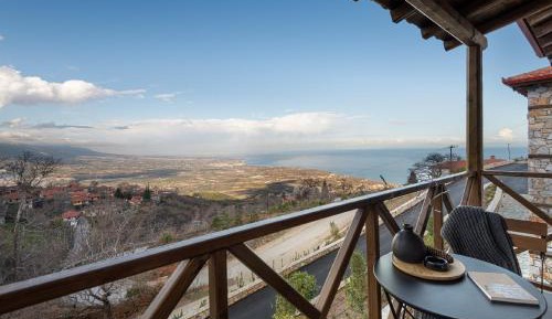 Two Bedroom Suite with Fireplace - Mountain & Sea View
